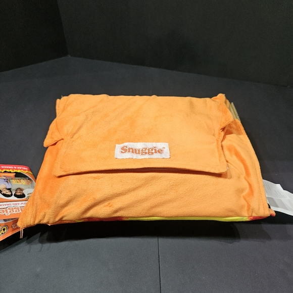 2-in-1 Pillow and Snack Tray- Flamin' Hot Cheetos Snuggie Couch Cup Holder NWT - Picture 7 of 11